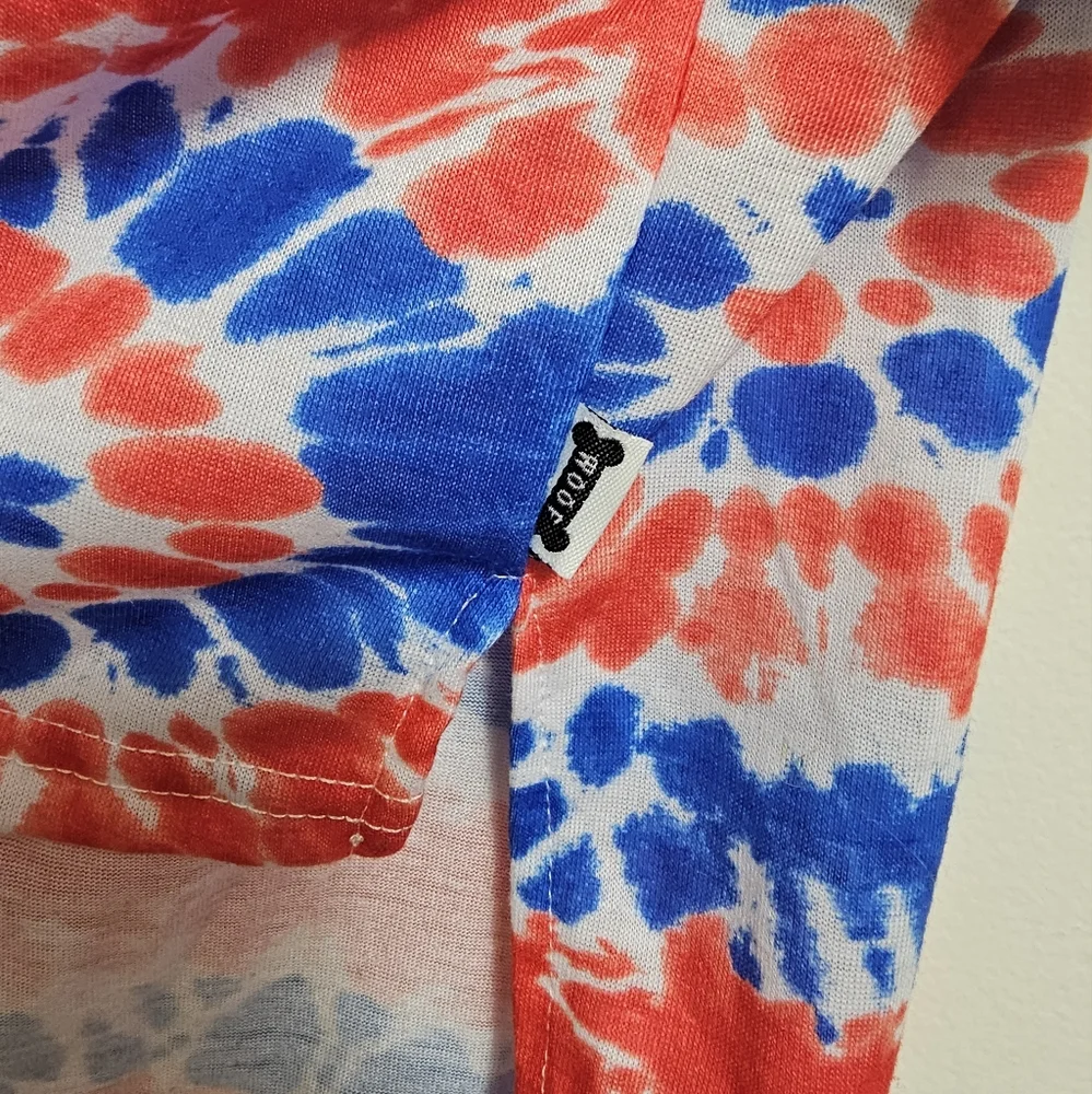 Woof Dogs Tshirt Size Large - Red, Blue,‎ and White